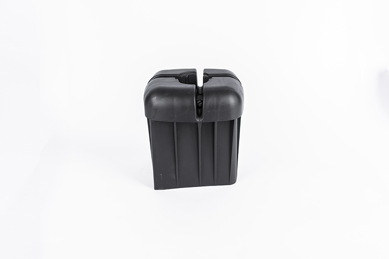 Arno Monviso 10 × 12 – kapa za betonske stubove