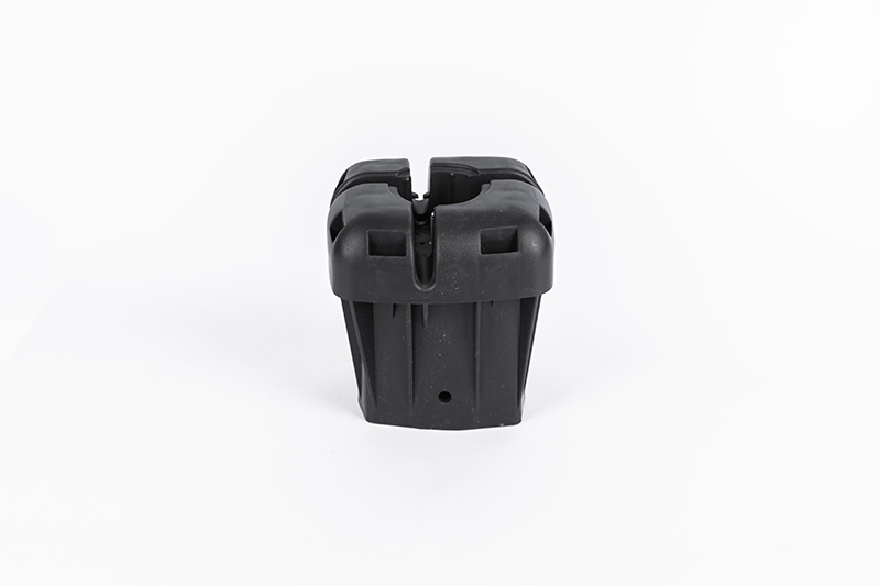 Arno Monviso 7 × 7 – kapa za betonske stubove