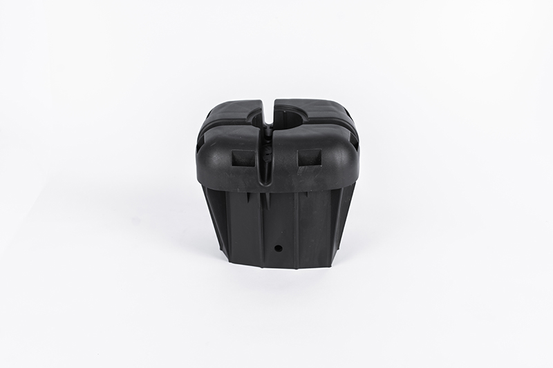 Arno Monviso 9 × 9 – kapa za betonske stubove