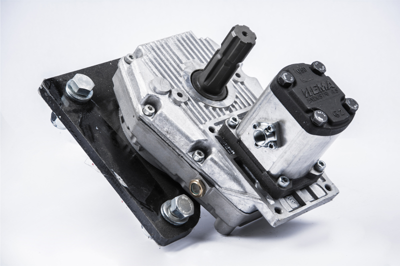 Celikel reduktor sa hidrauličnom pumpom