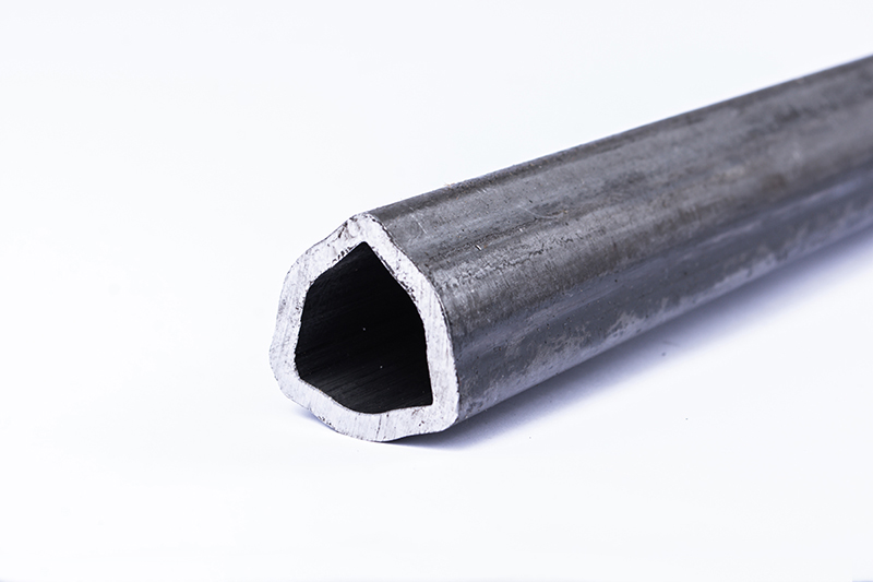 Trouglasta Cev Kardana 36x4 mm 100 cm