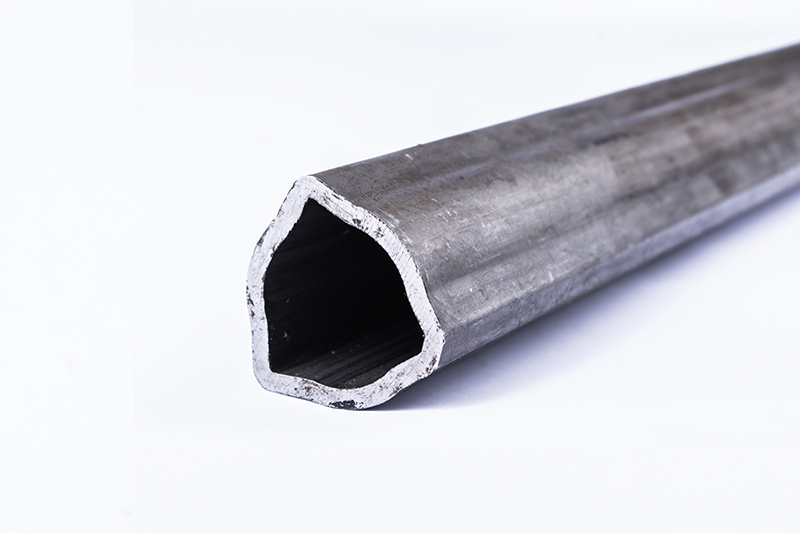 Trouglasta Cev Kardana 45x4 mm 100cm