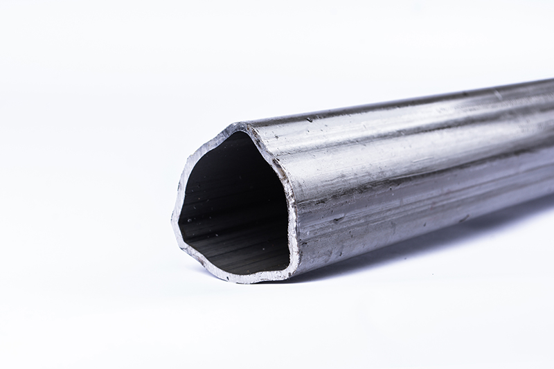 Trouglasta Cev Kardana 51.6x3 mm 100 cm