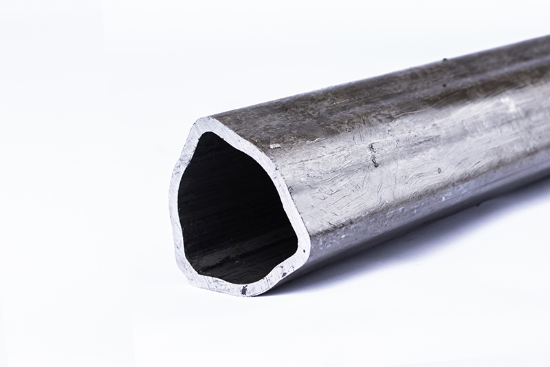 Trouglasta Cev Kardana 54x4 mm 100cm