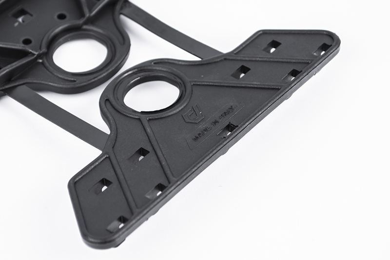 Arno Magnum 113 × 45 – spojnica za zatezanje mreže