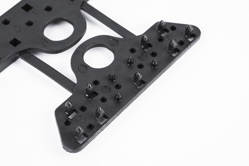 Arno Magnum 113 × 45 – spojnica za zatezanje mreže