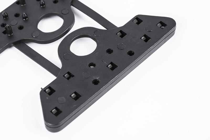 Arno Magnum 113 × 45 – spojnica za zatezanje mreže