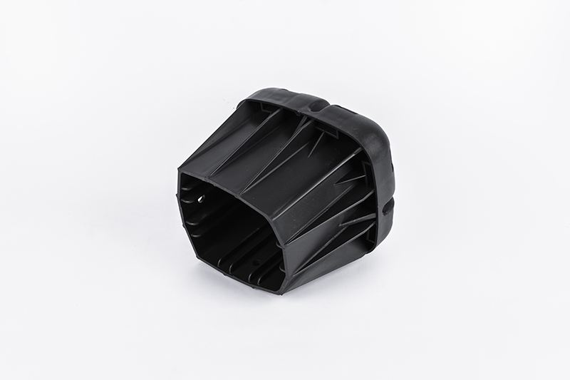 Arno Monviso 9 × 9 – kapa za betonske stubove