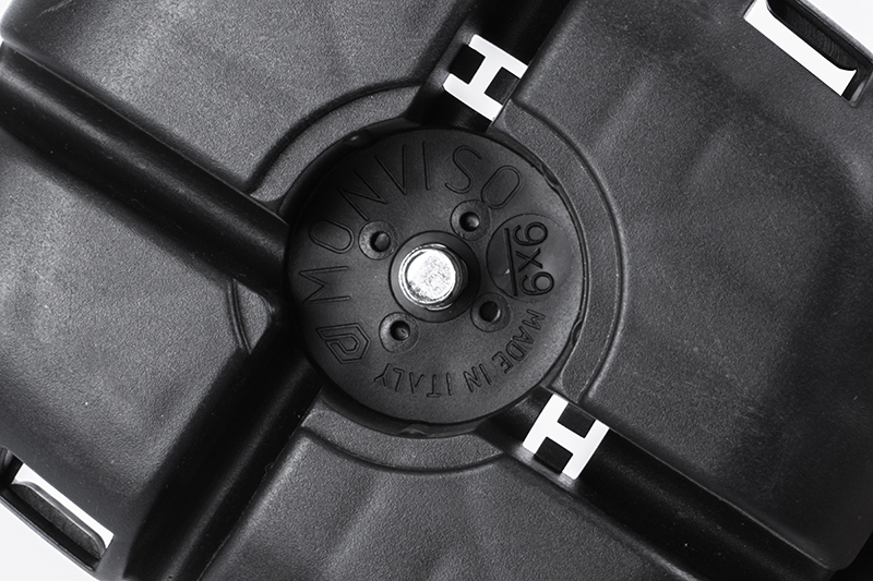 Arno Monviso 9 × 9 – kapa za betonske stubove