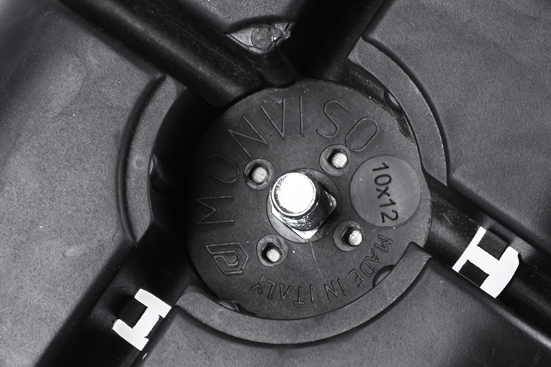 Arno Monviso 10 × 12 – kapa za betonske stubove