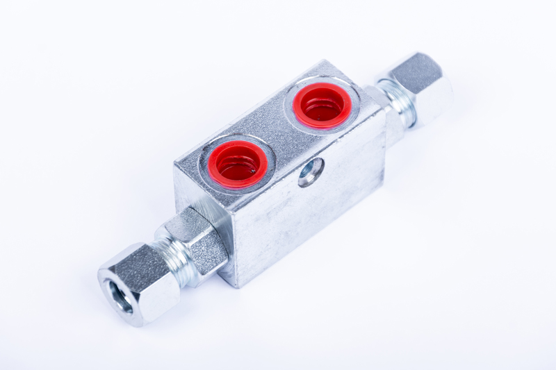 Razvodni blok za hidraulični toplink